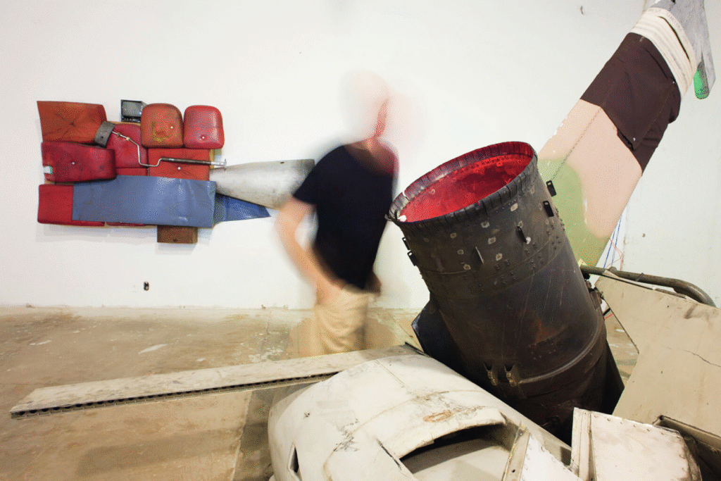 Acervo pessoal
Obra de 2015, com partes de aeronaves